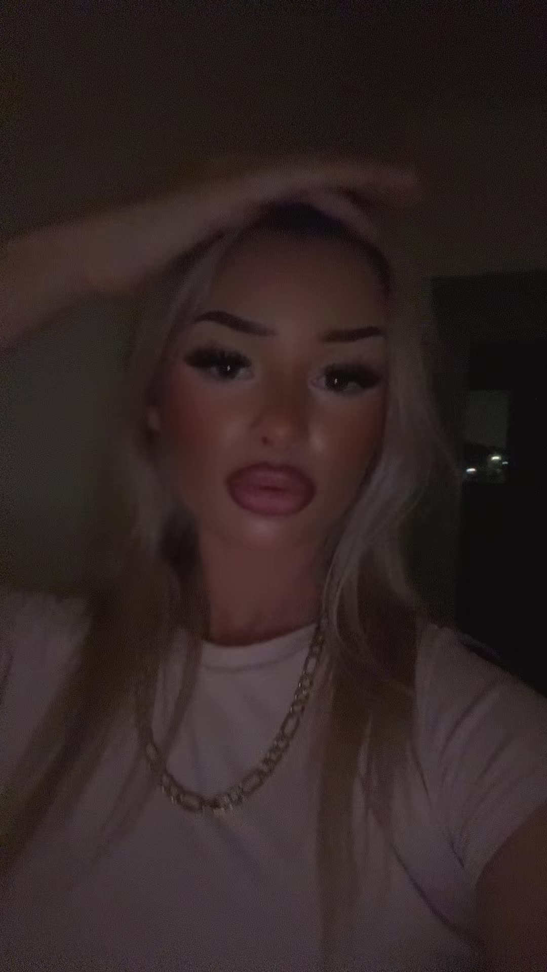 @Elliequigley