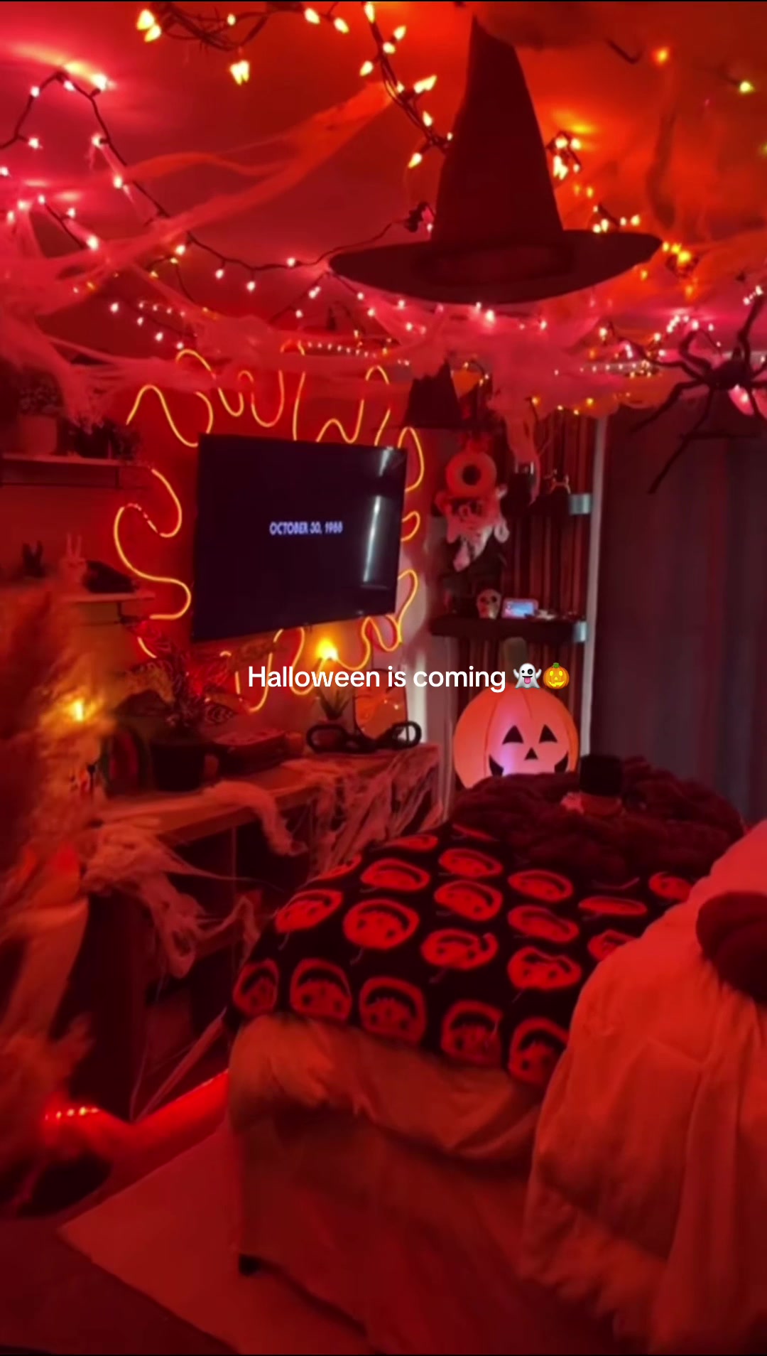 @spookyseasonftw