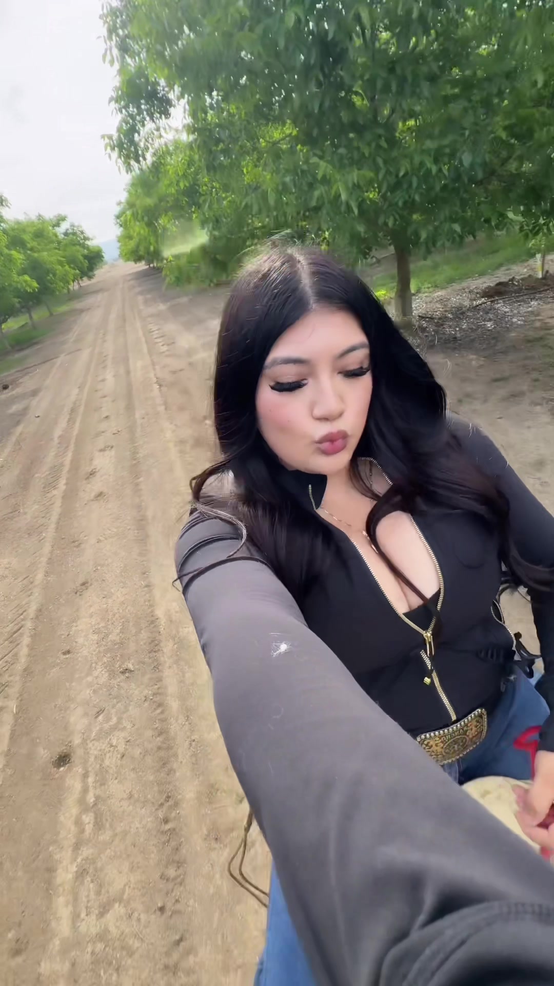 @alisonreyezz