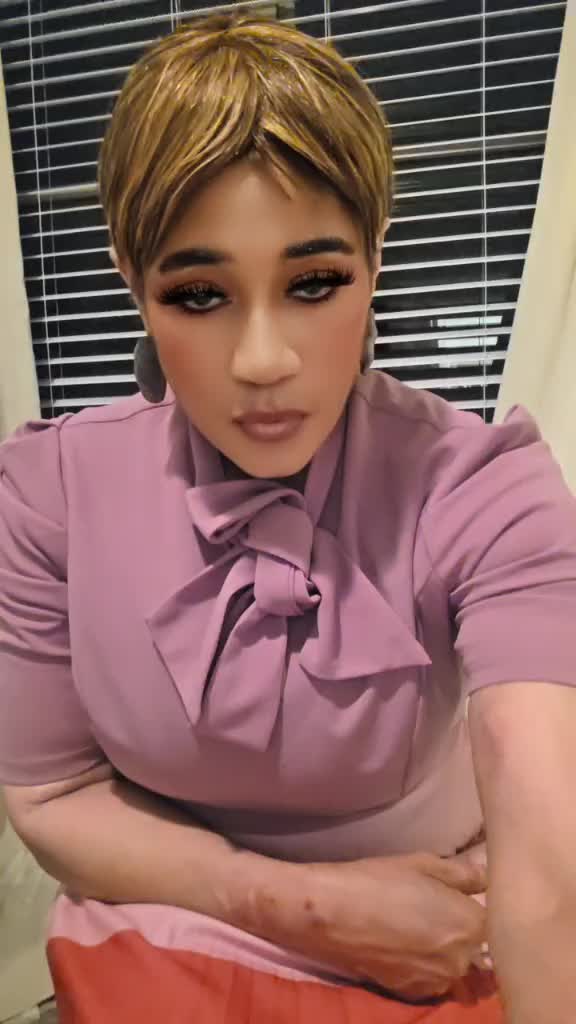 @Demi