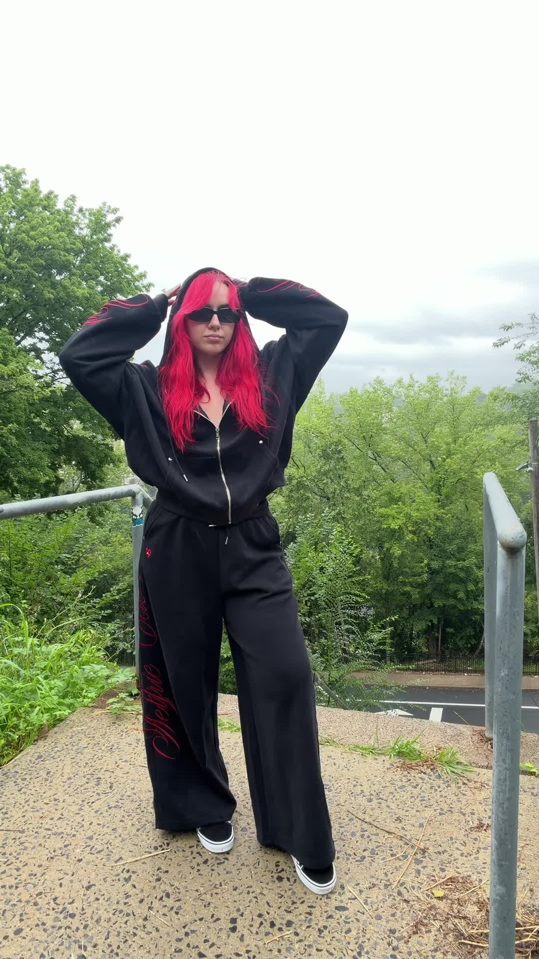 @simiviolet