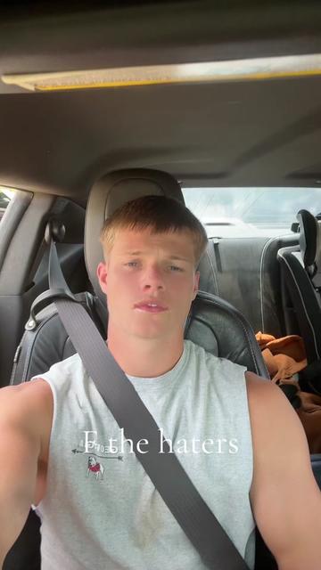 @dustin