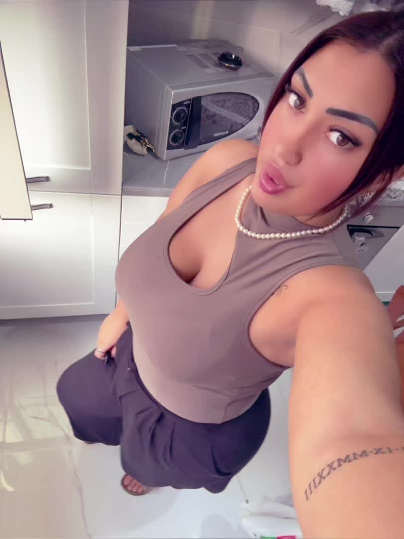 @_rosypetrone_