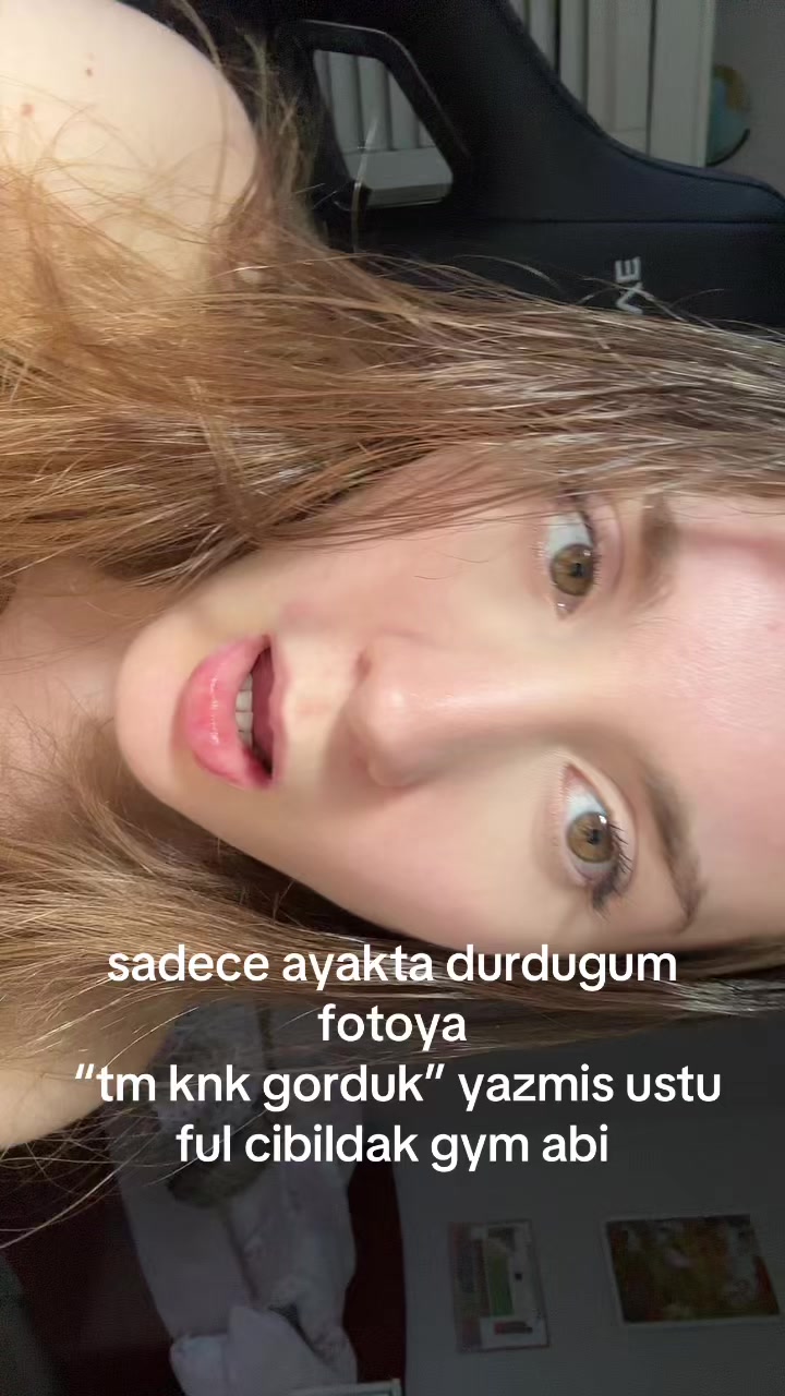 @🦦