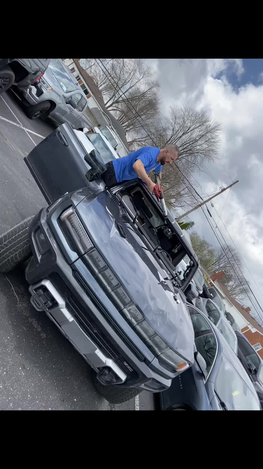@Golden Star Auto Glass