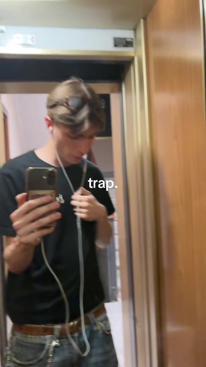 @Reskyu