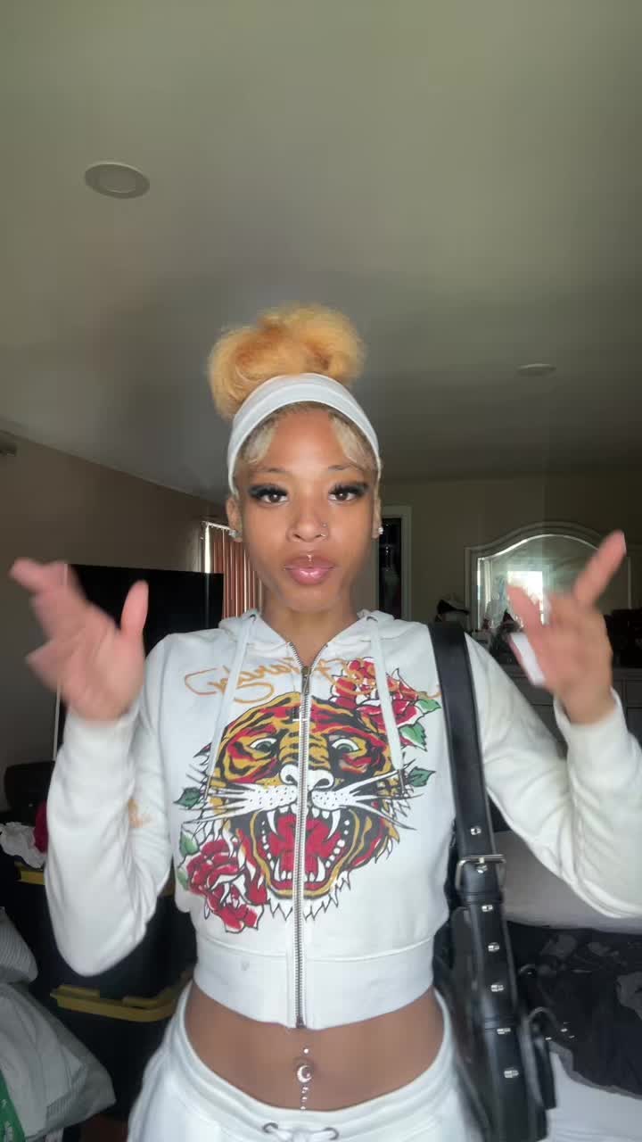 @naomi🌟