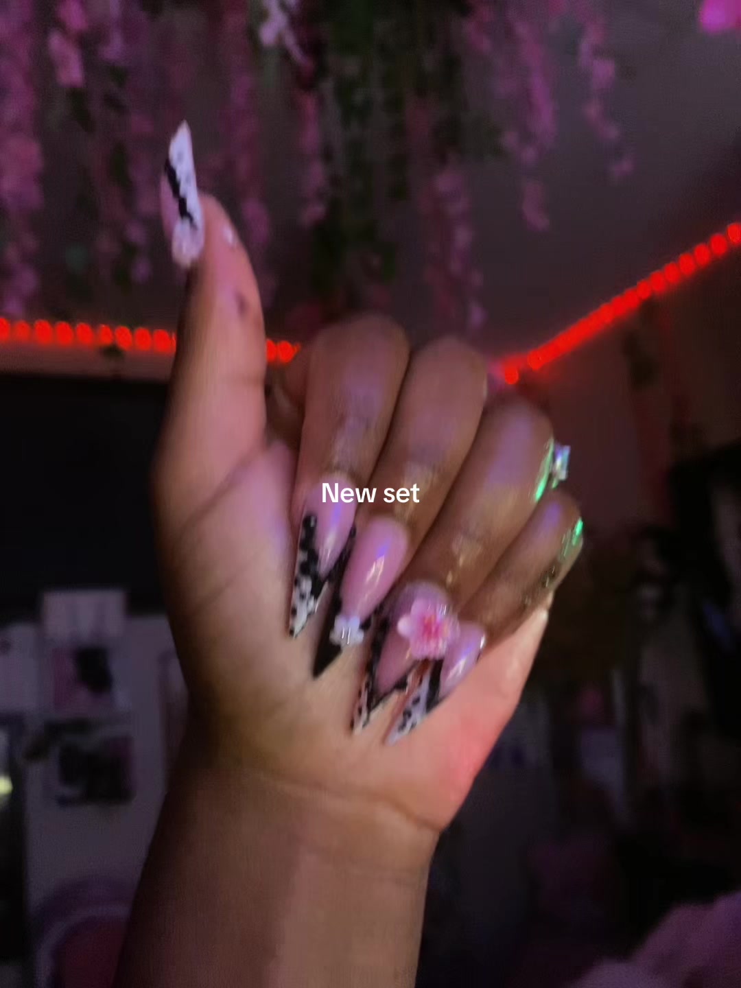 @LeonnaMarie ᥫ᭡