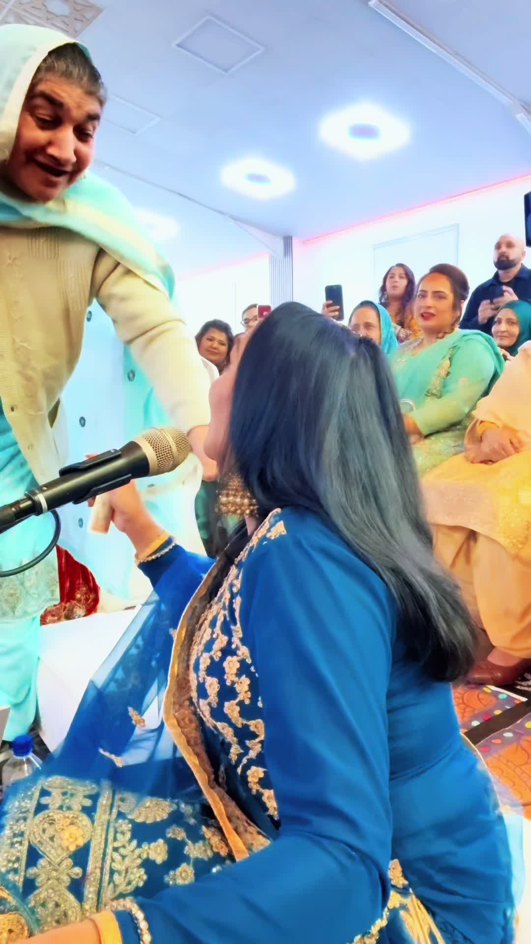 @REENA KAUR PUNJABI FOLK SINGER