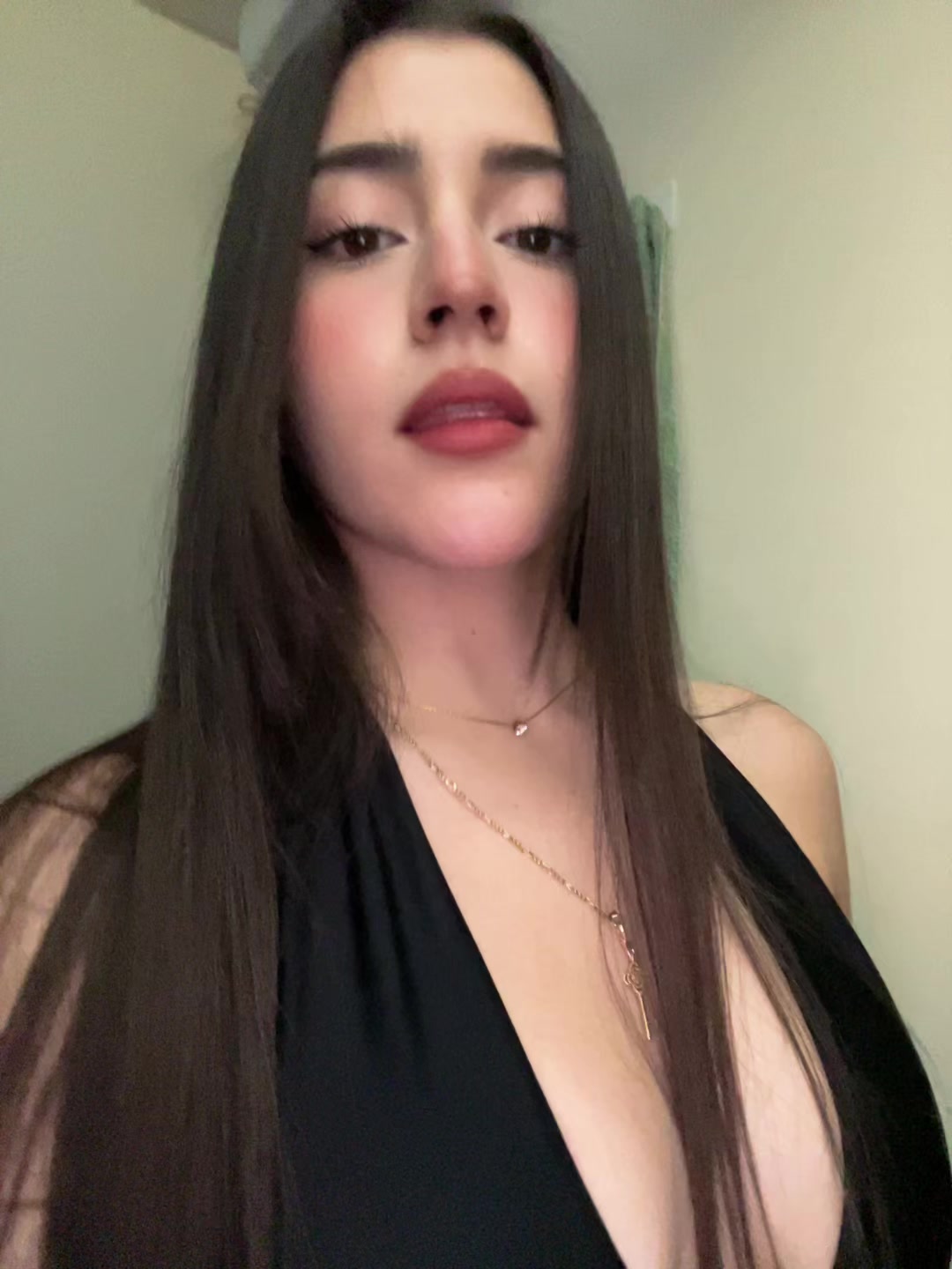 @Scarlet Olivo V🍬