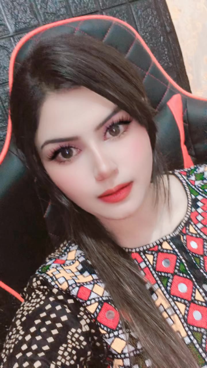 @😍Bushra Lewany