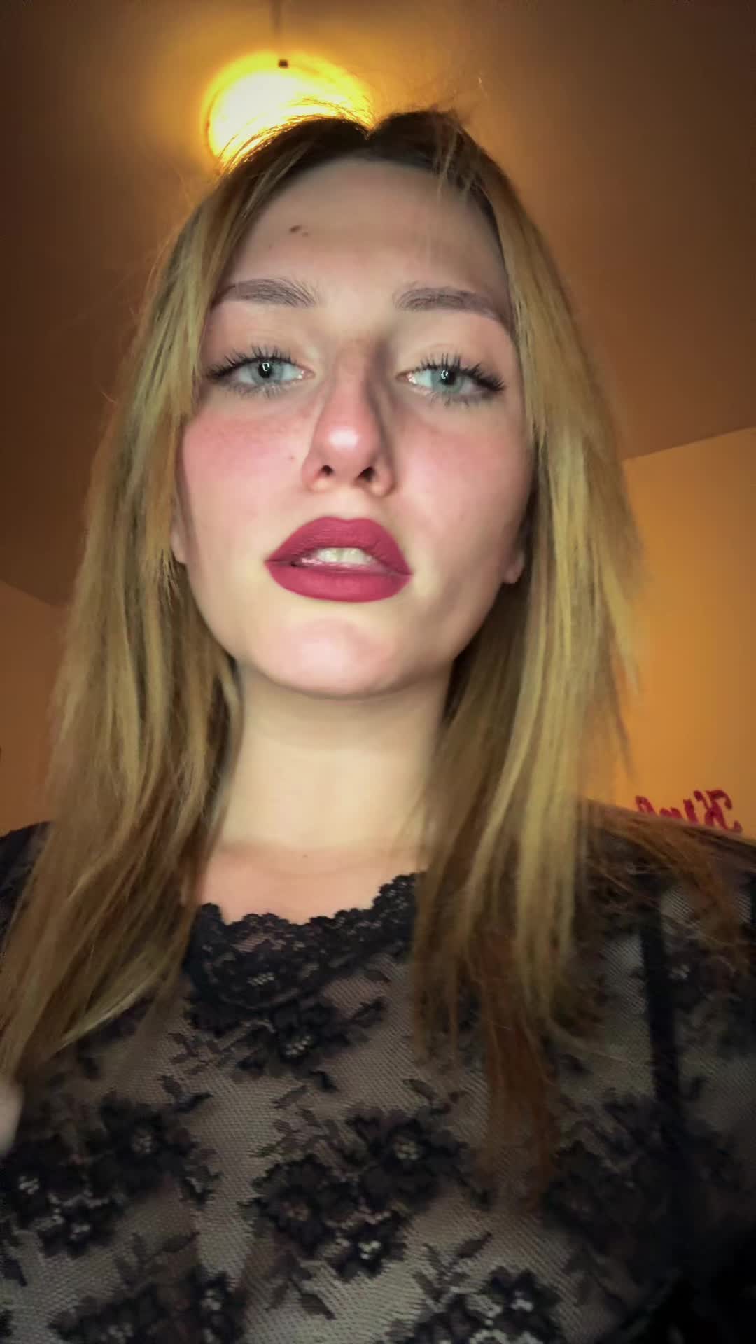 @lakinkyviki