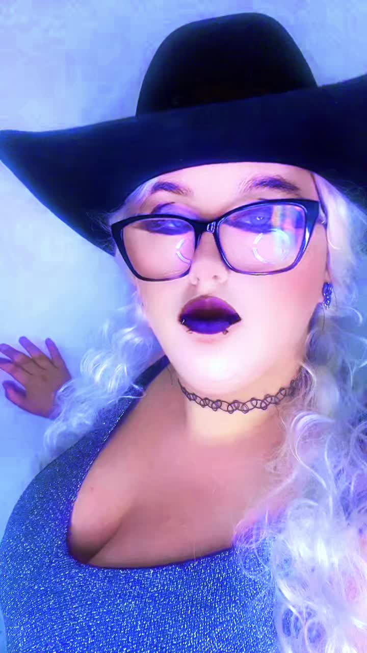 @sp00ky_treats