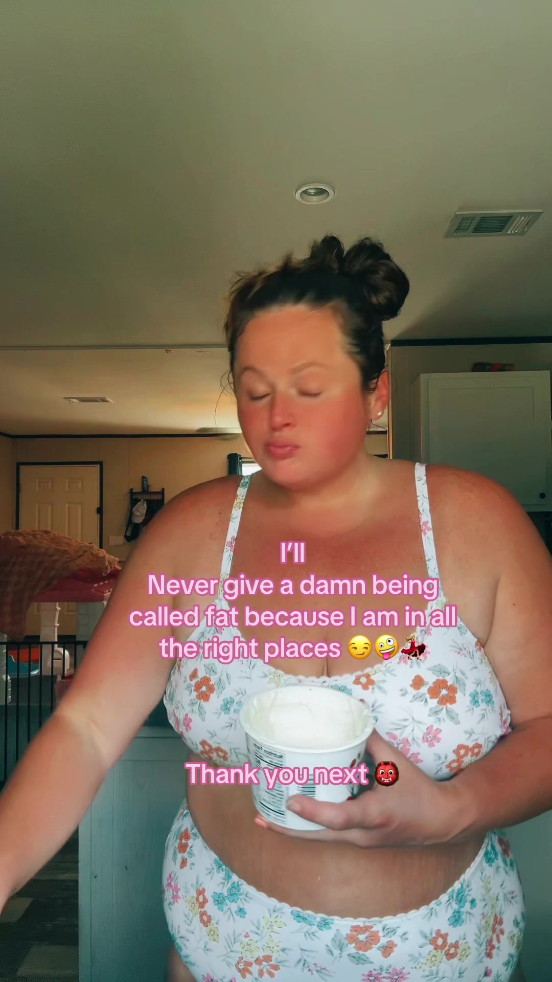 @Jessblessthemess|SAHM