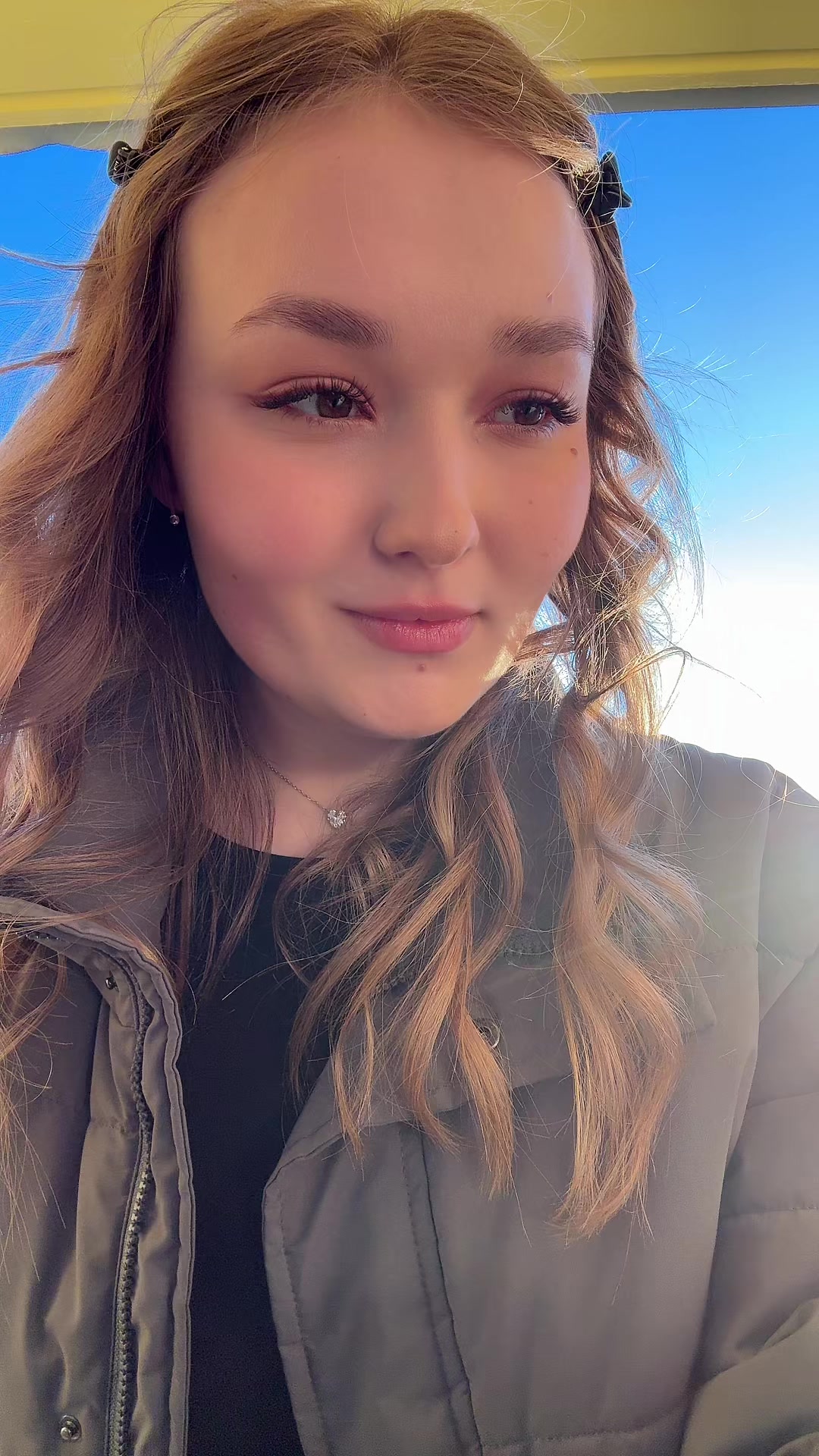 @полина🧸