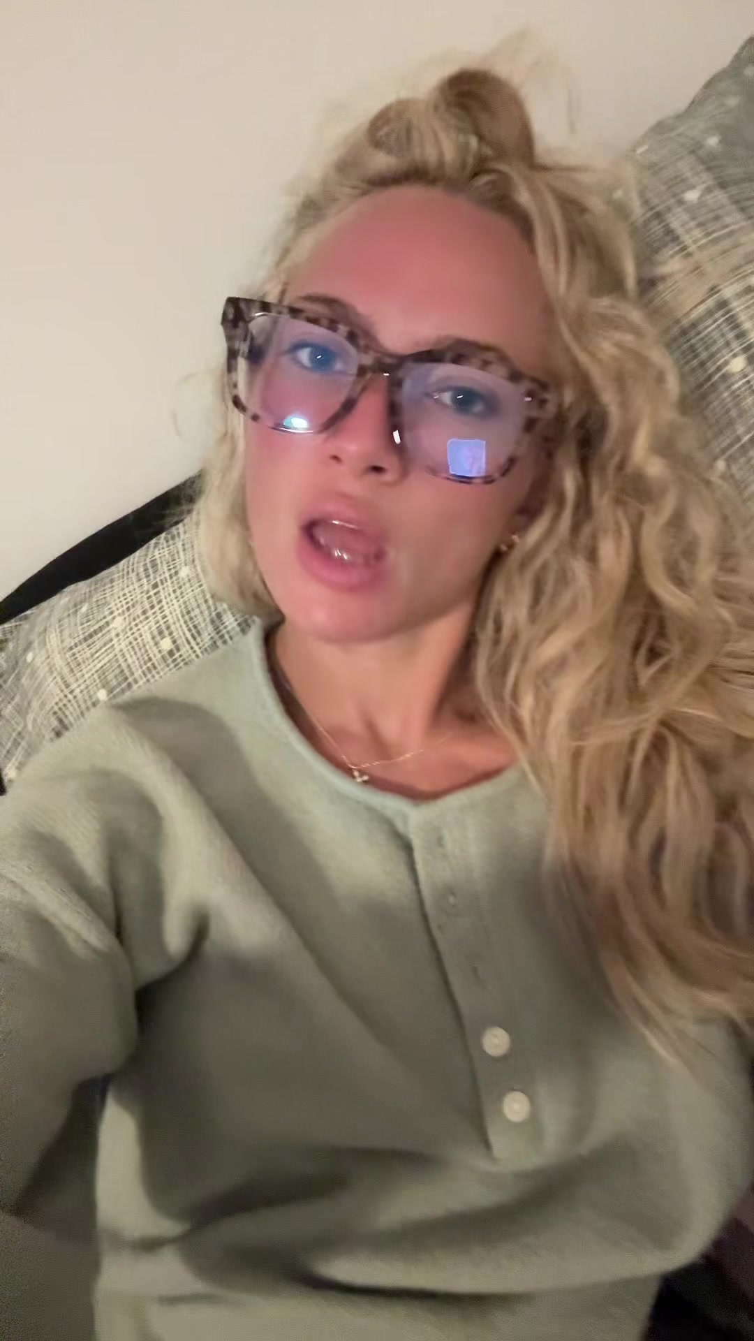 @Ella🦋