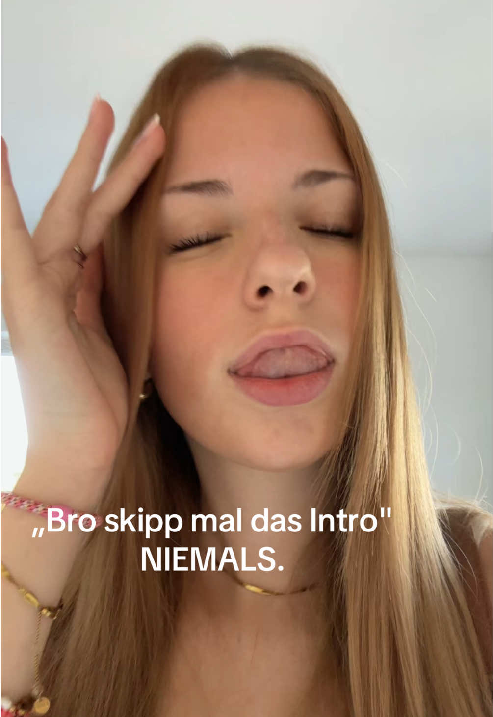 @laura