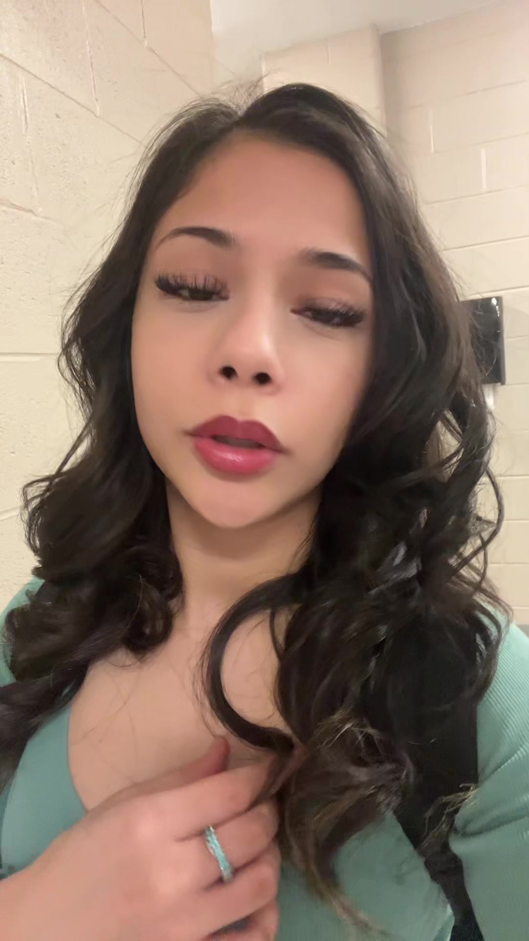@e