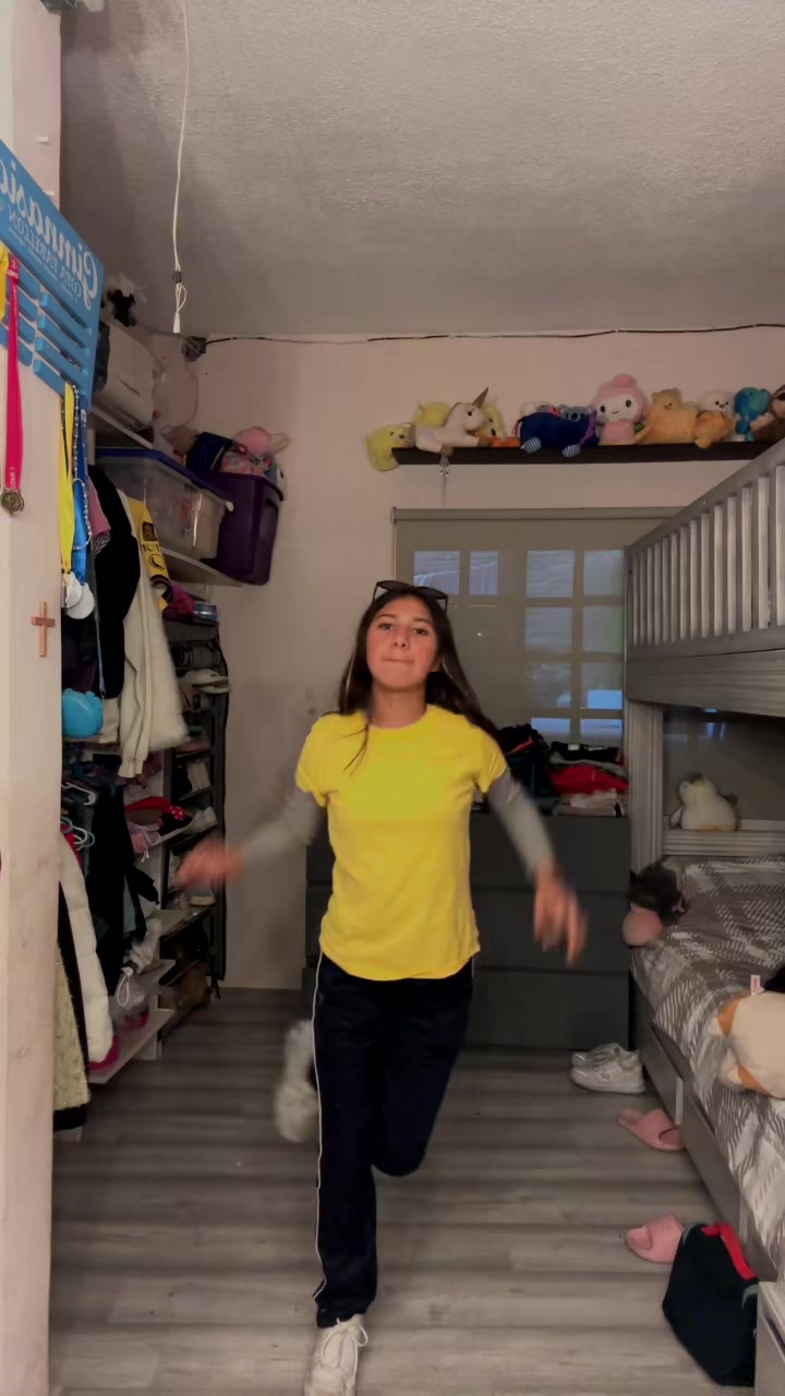 @👯&zwj;♀️👐🏽