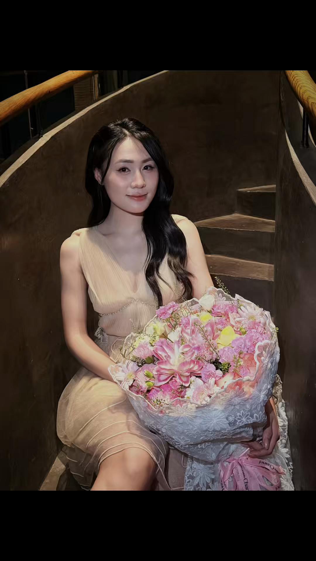 @Nguyễn Tuyết Ngân
