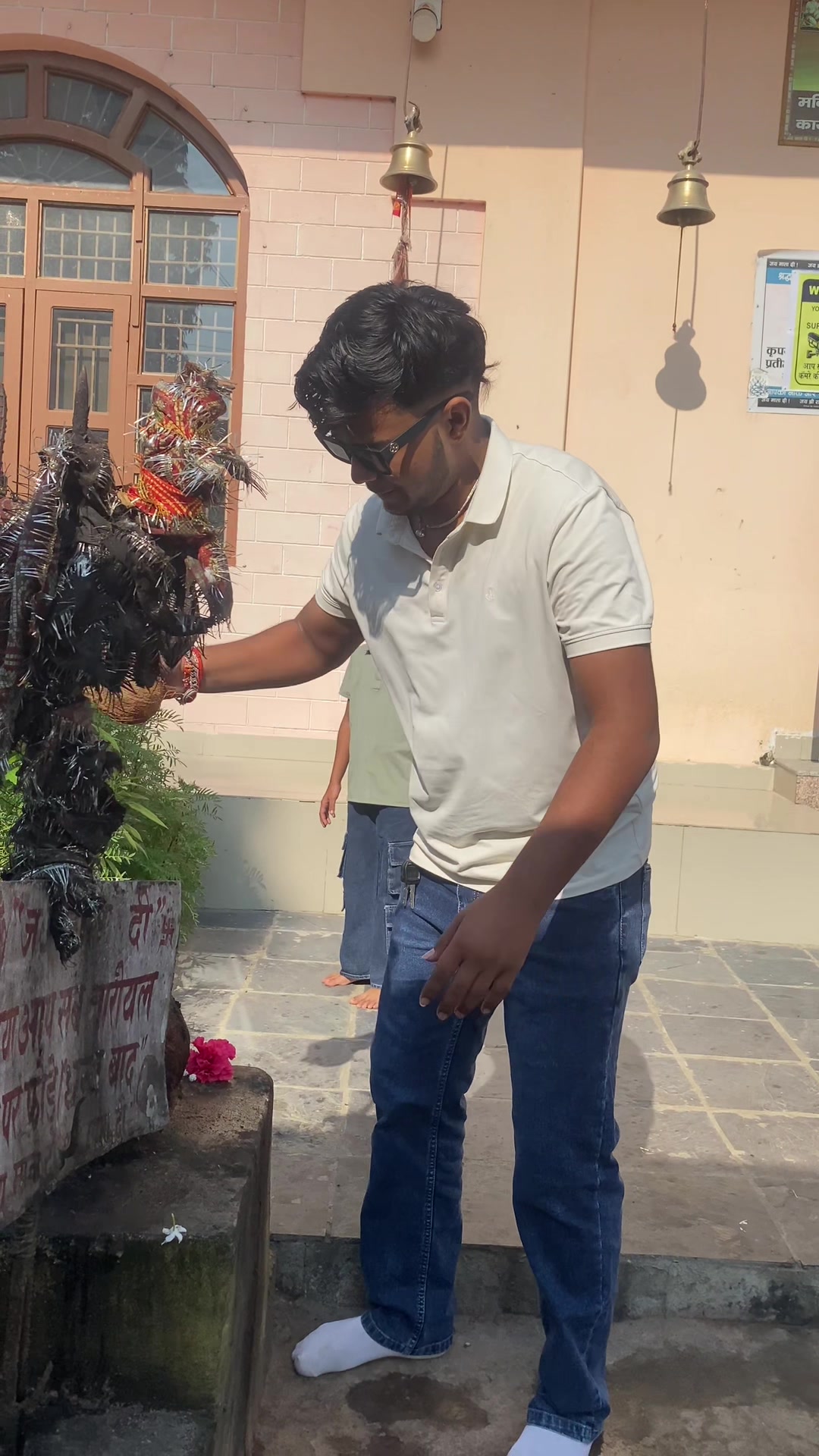 @Aklesh_18