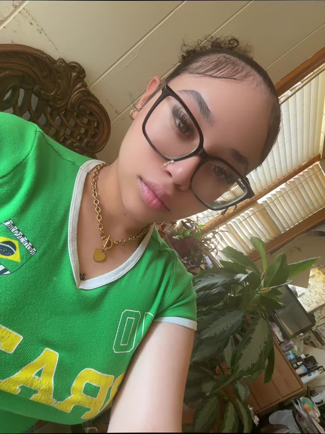 @1tealhairedgirll