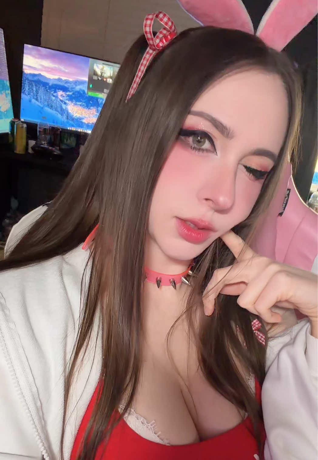 @Luna C. Kitsuen