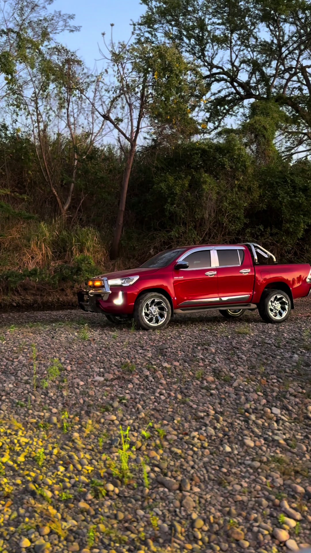 @FRIENDS HILUX SV 🇸🇻
