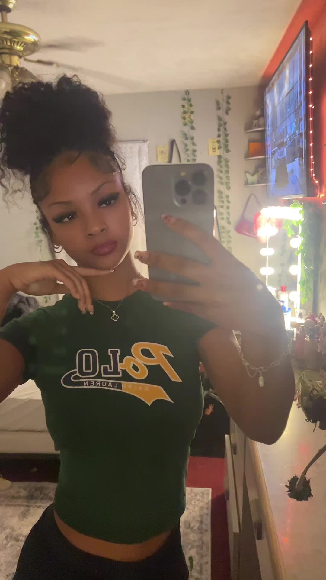 @⃟