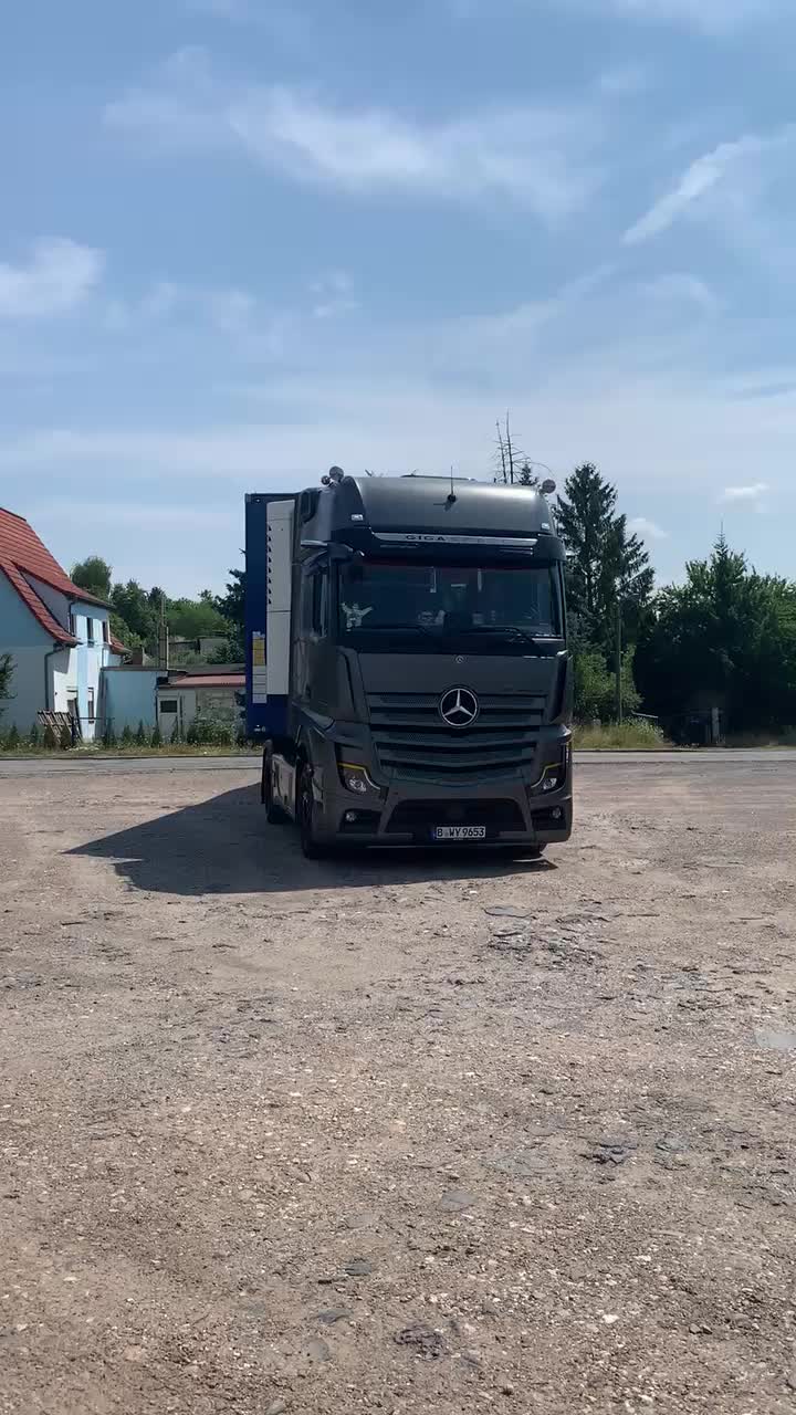 @v8lars75