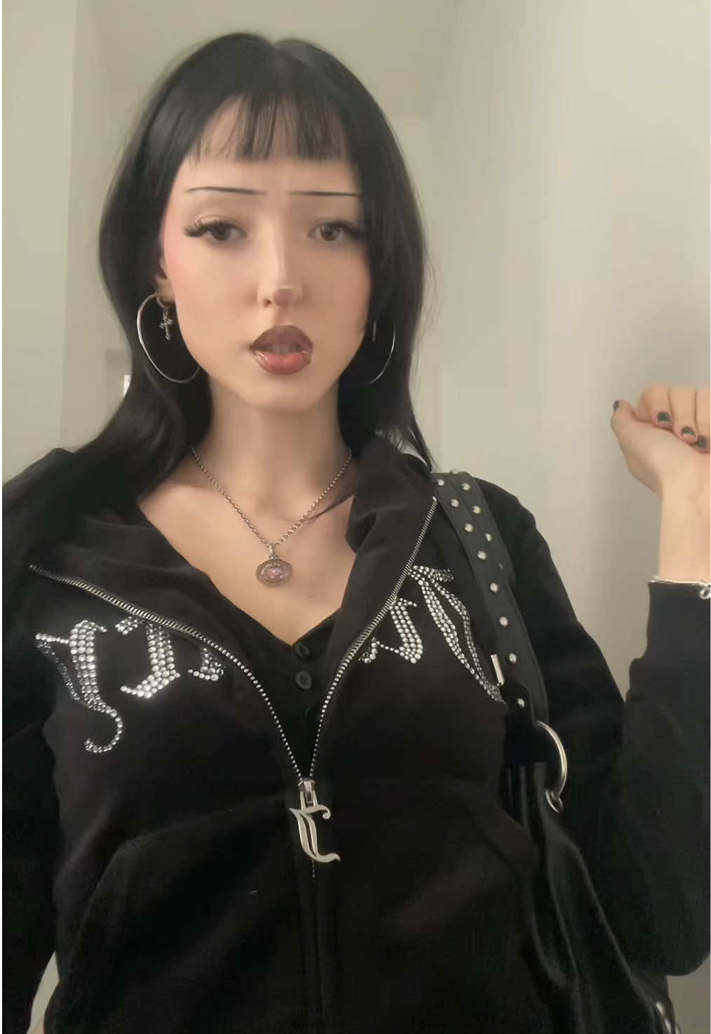 @Luzi ໒꒱