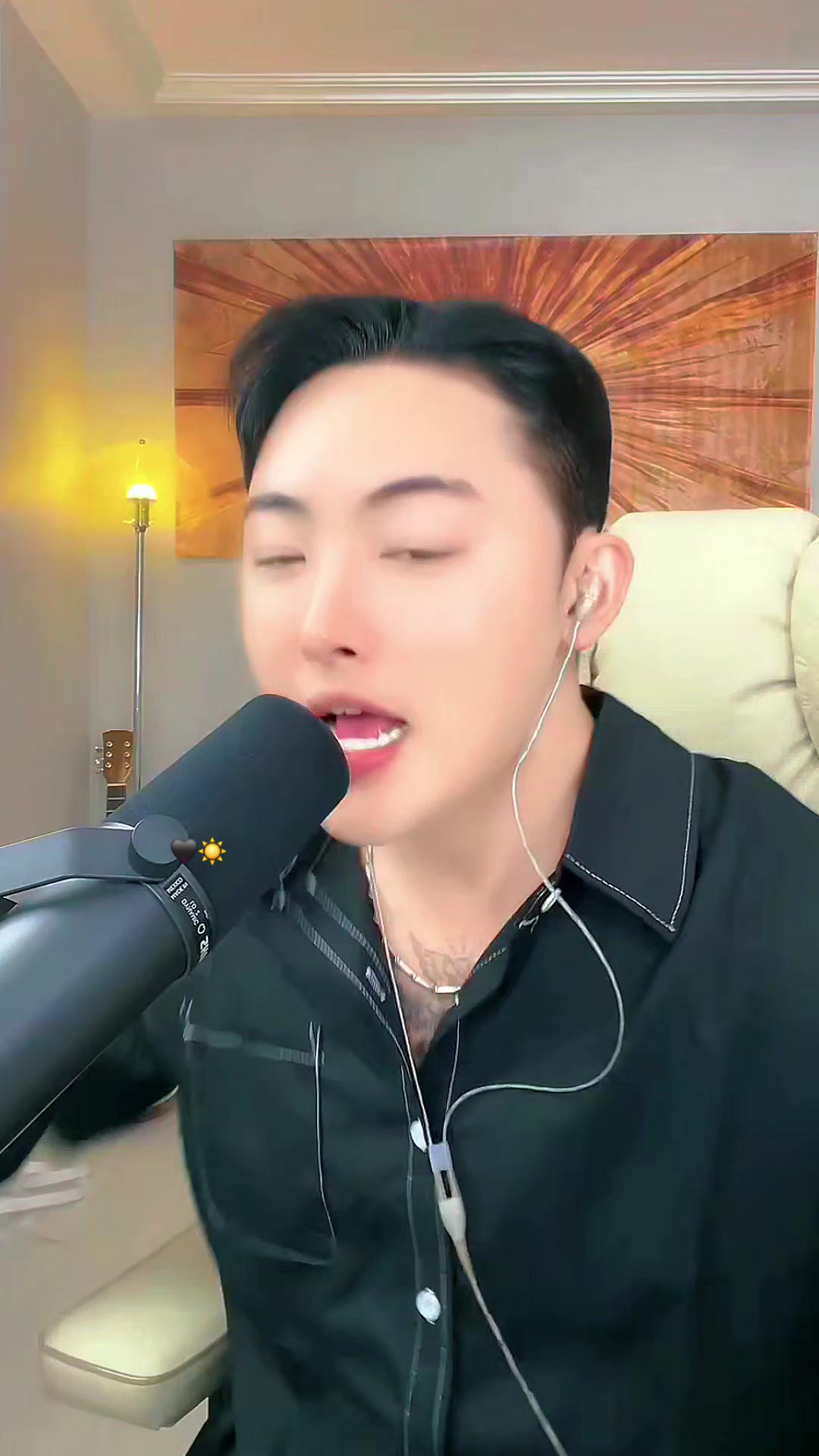 @🖤˚⋆선샤인⋆˚☀️
