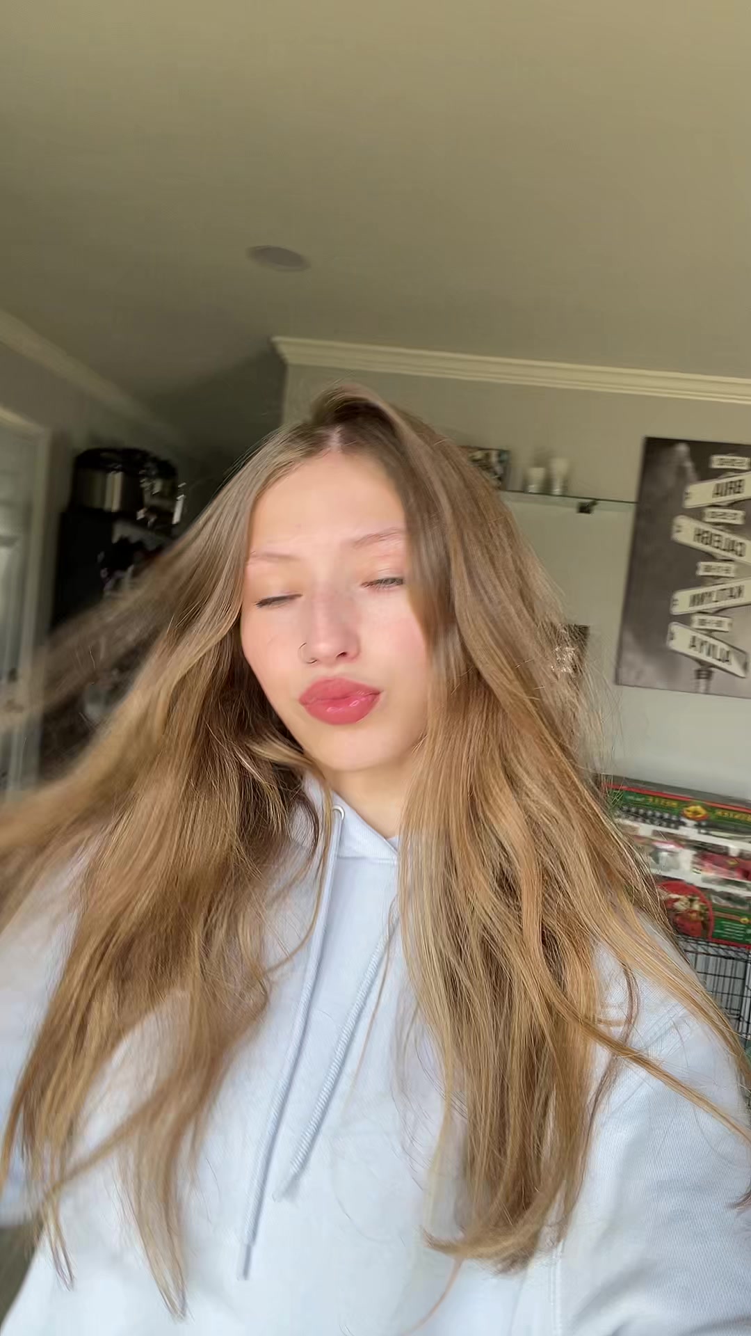 @shestooblunt