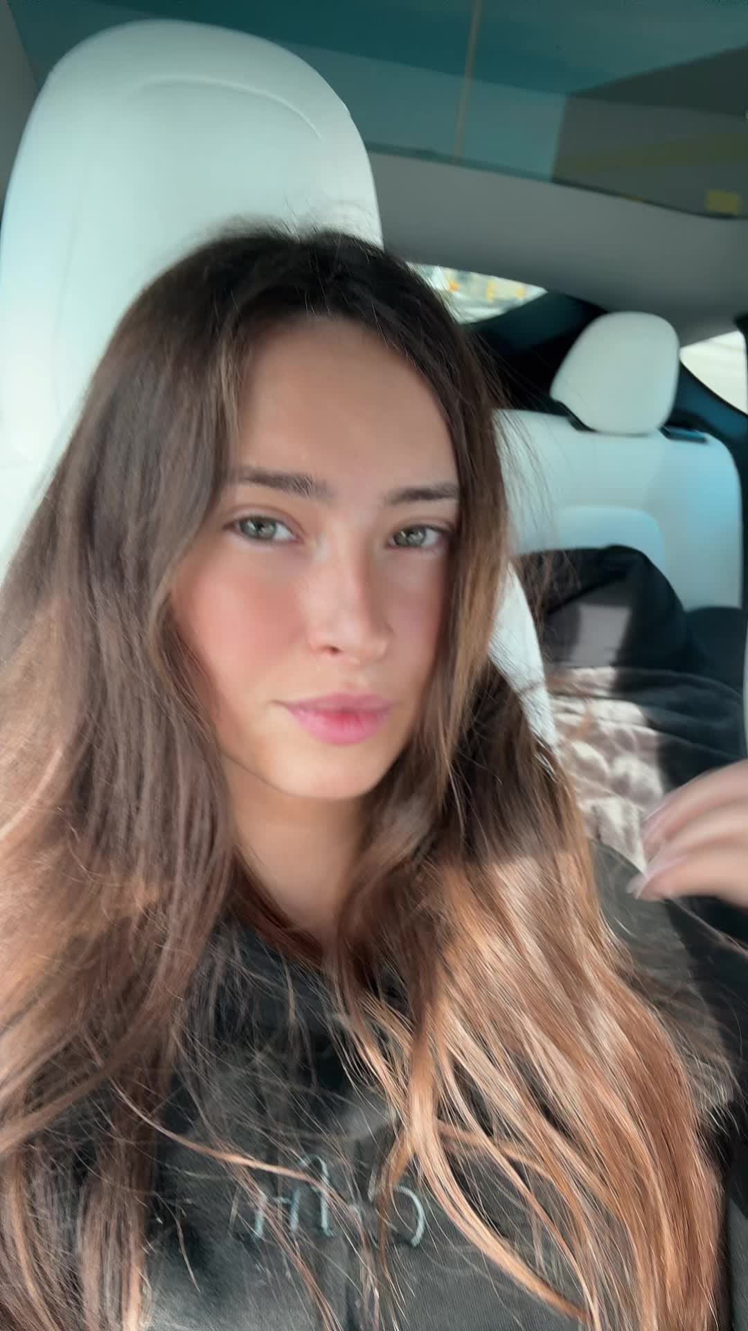 Cece Rose (cece_rosee_) Urlebird