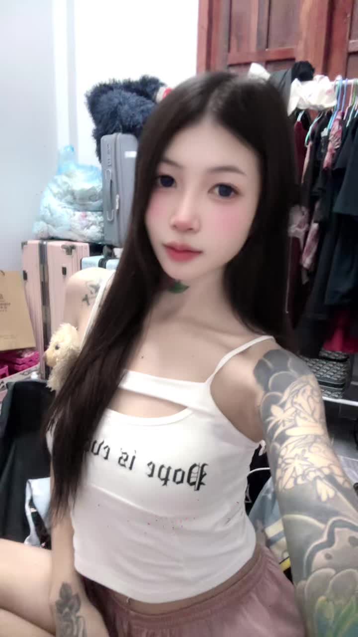 @小英[?] 14.7K🇱🇦🇹🇼 🤍