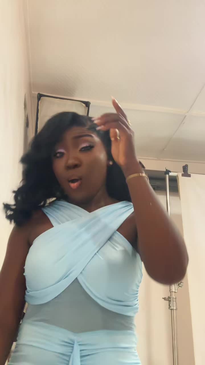 @Melanin_nini_