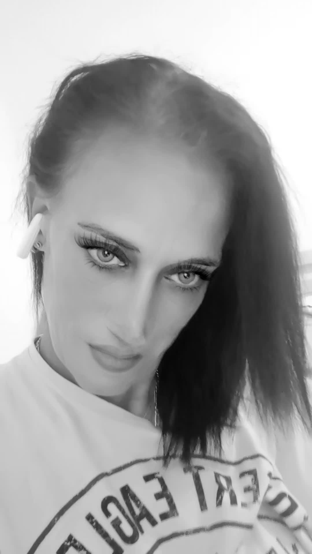 @trischa