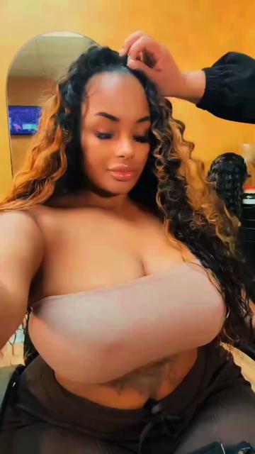 @Ashleythebombshell