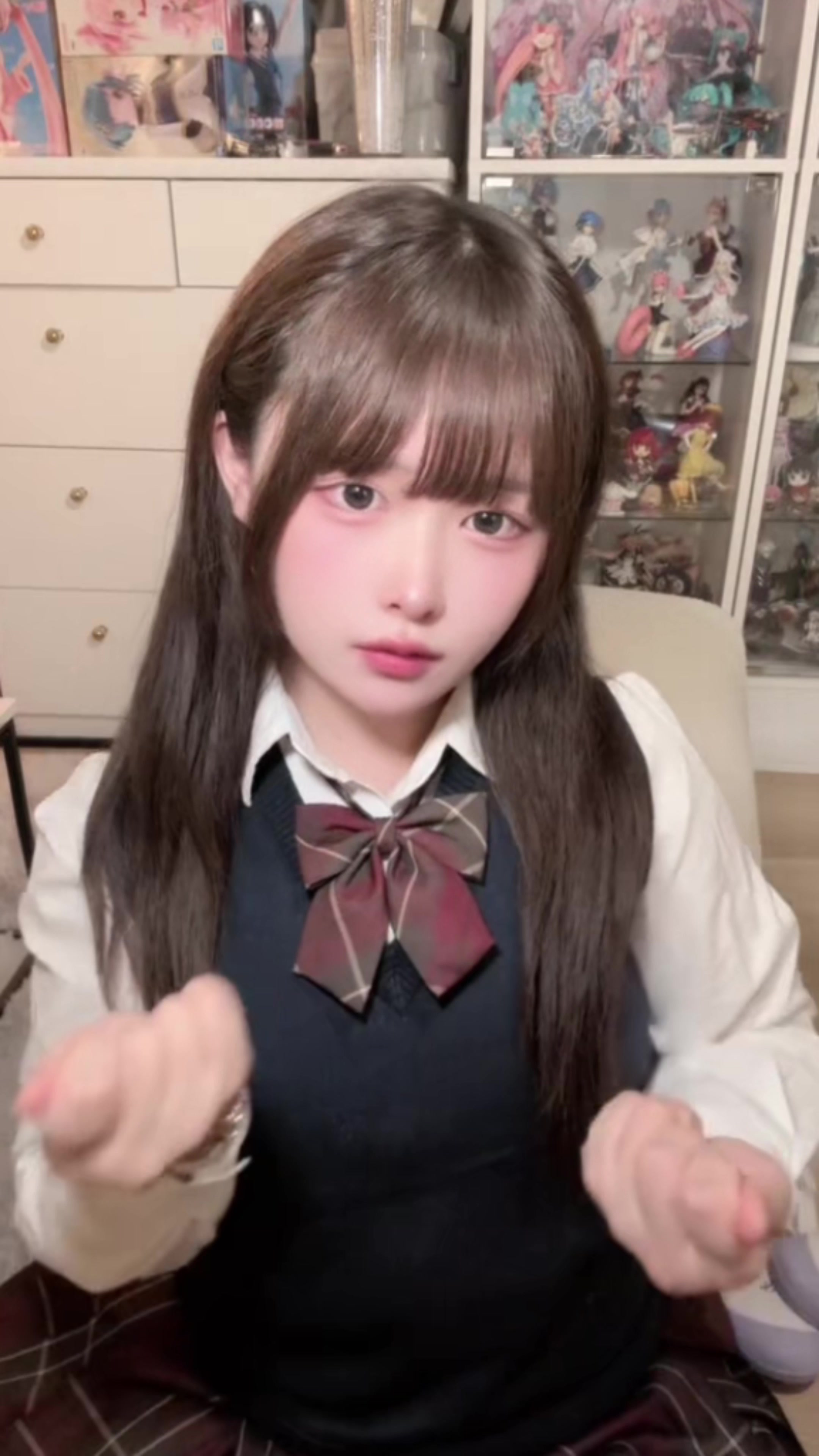@かなで