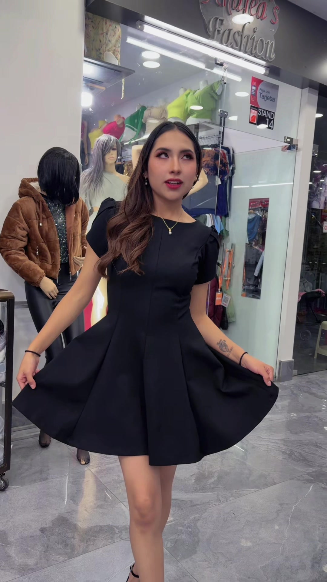 @Andrea’s Fashion Oruro