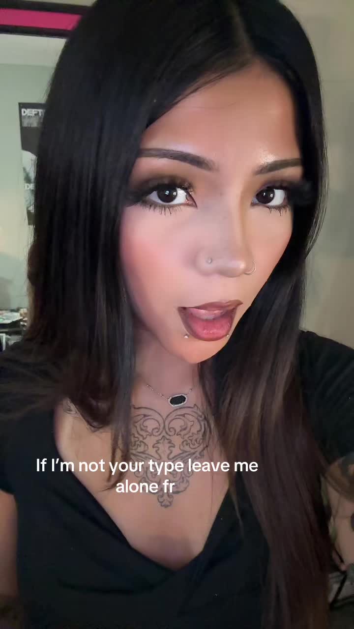 @ฅ^>⩊<^ ฅ