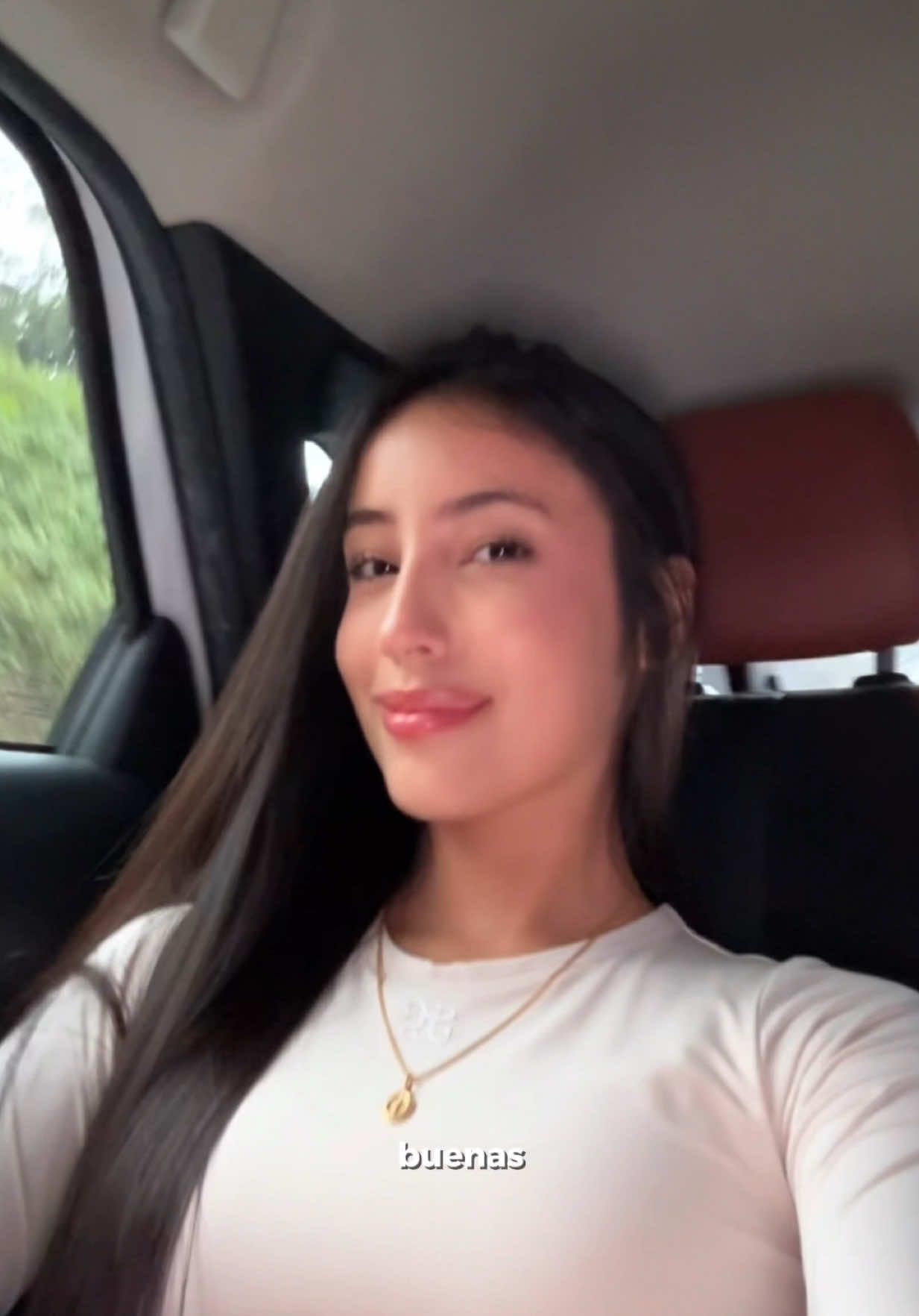 @isabellapiedrahitaa