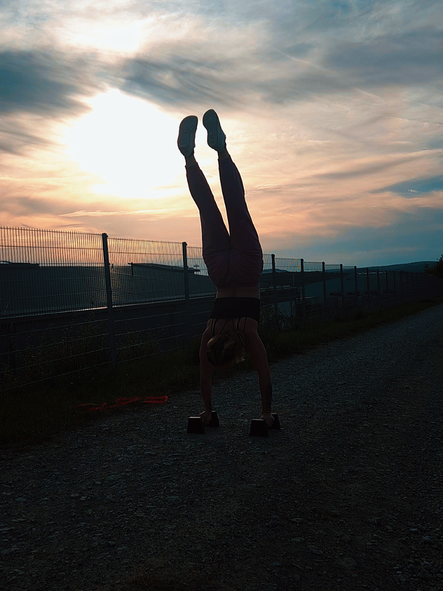 @Selina•Calisthenics&Mindset🤍