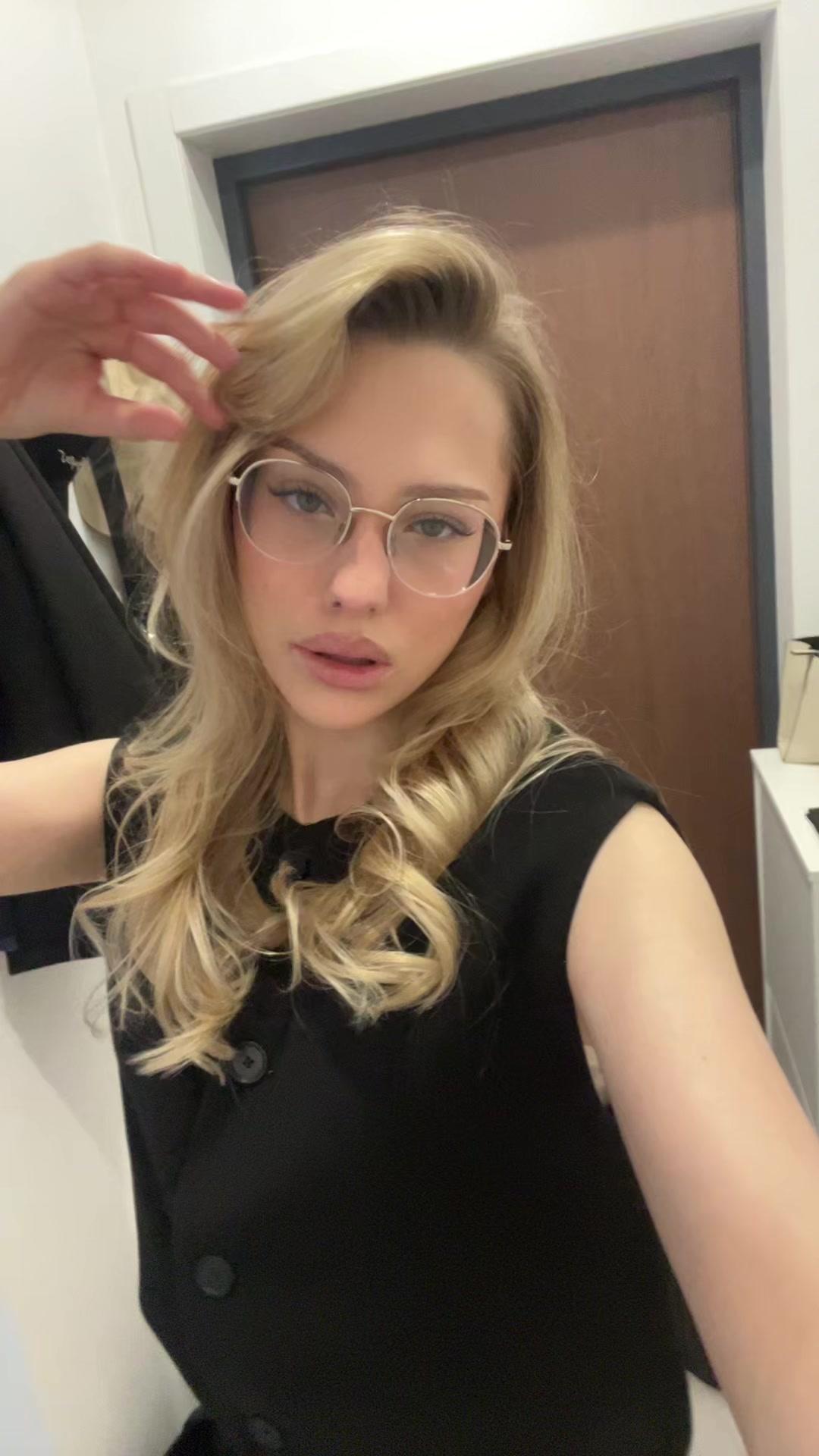@В.