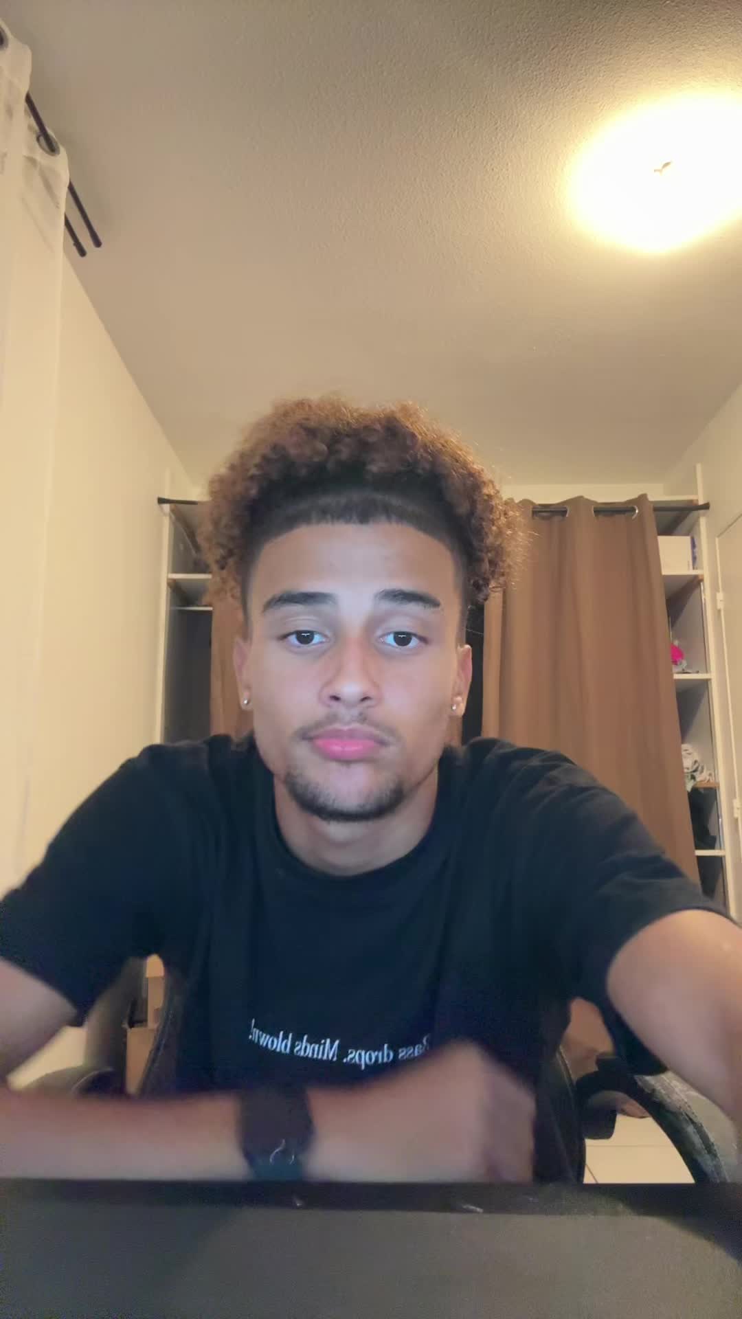 @Jwn_974