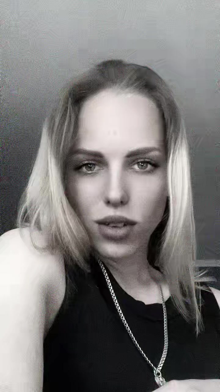 @Anna_