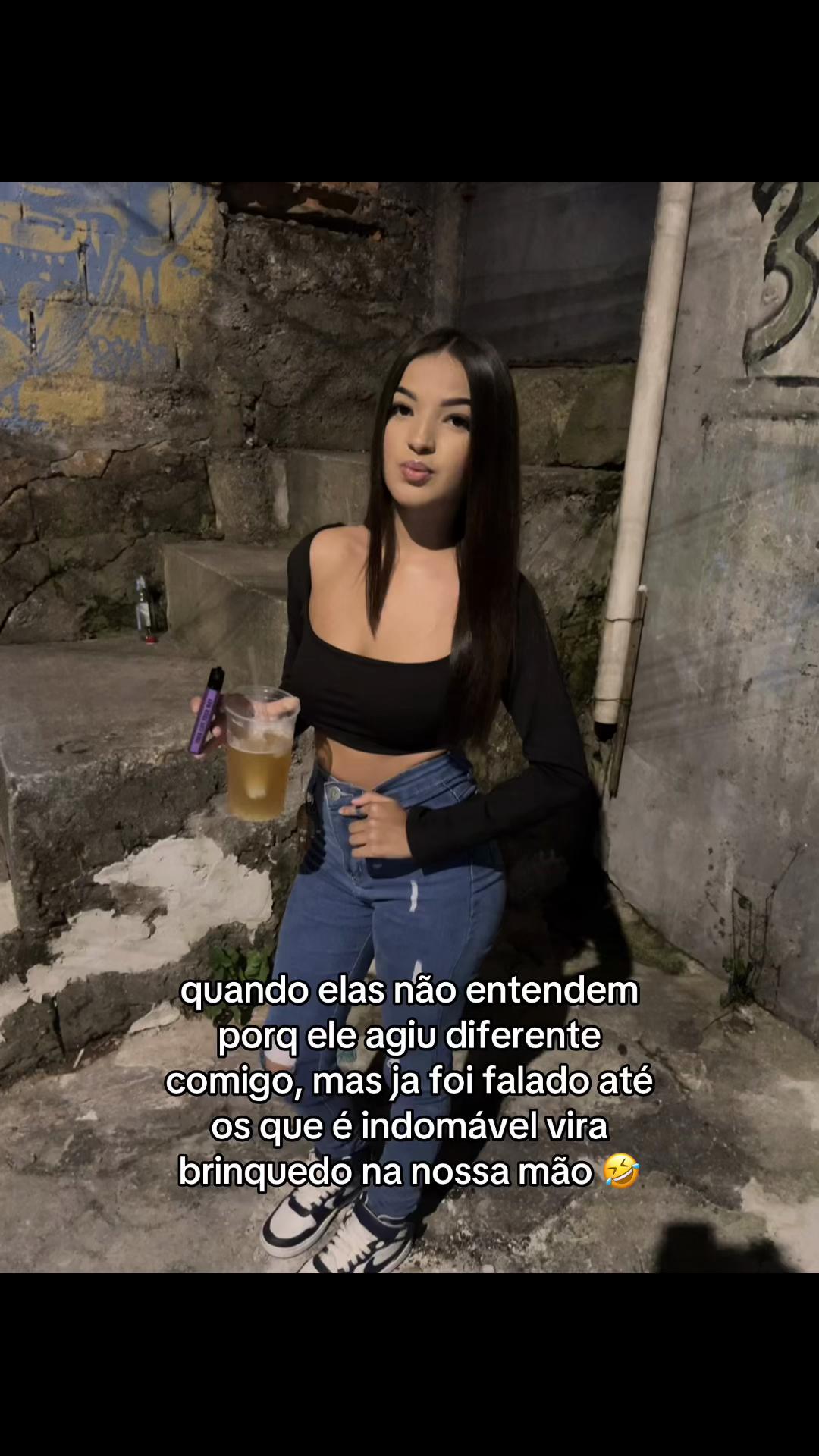 @•R