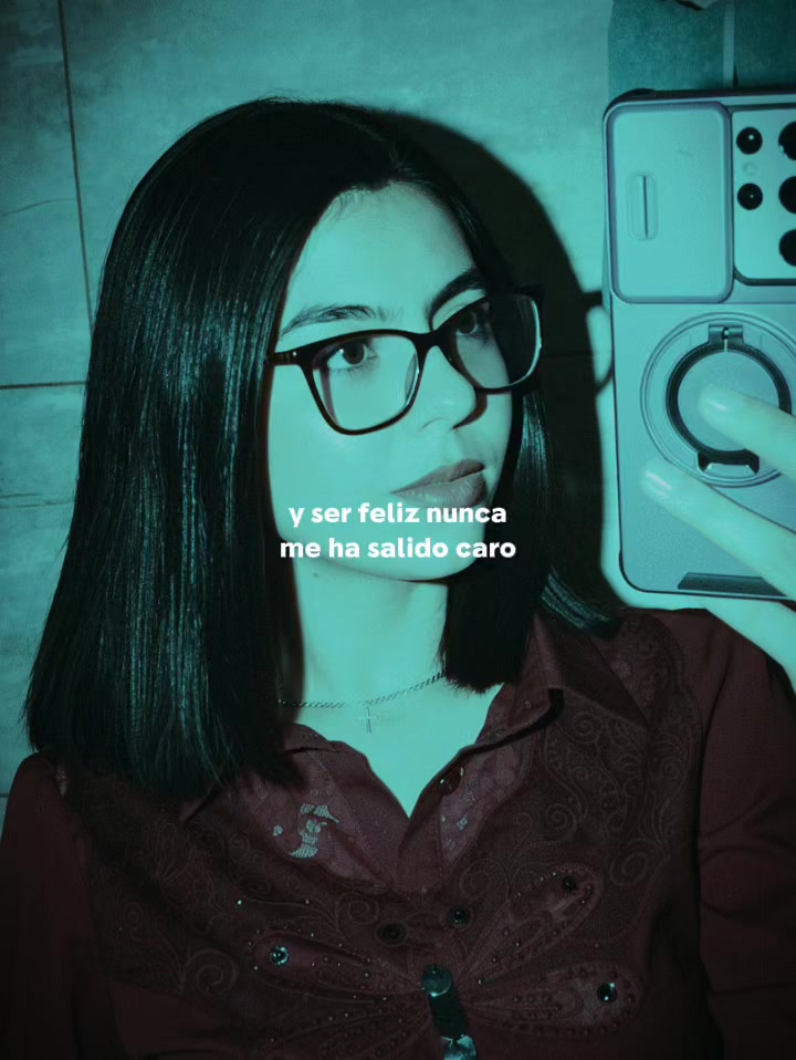 @Ximena Poveda 👻