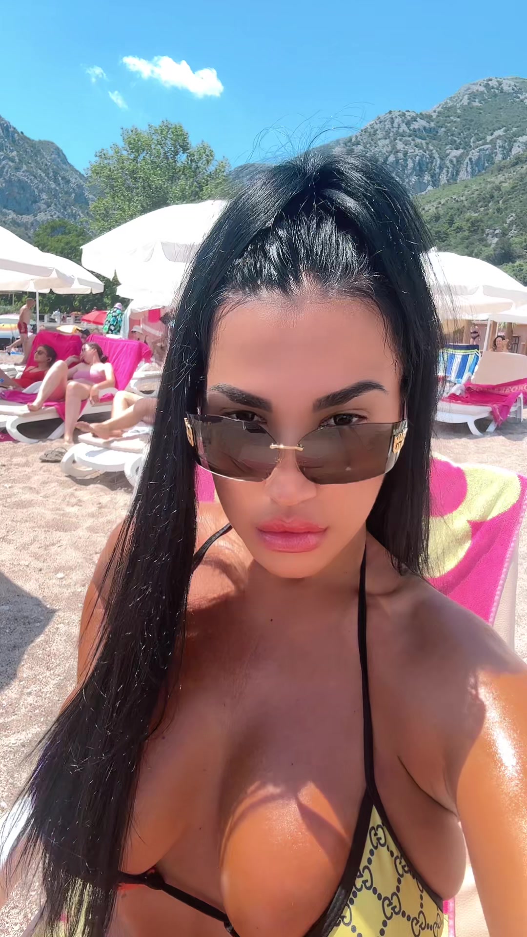 @Ana Knezevic 🇲🇪🇲🇪🇲🇪🇲🇪
