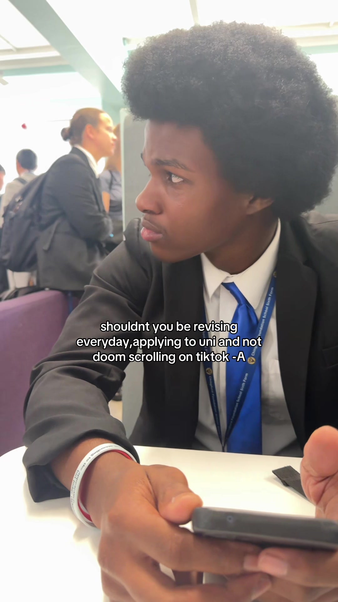 @mo